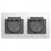 Розетка двойная с заземлением со шторками в сборе IP44 SE Glossa, белый